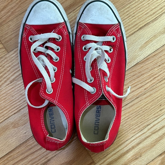 Converse - Picture 1 of 3